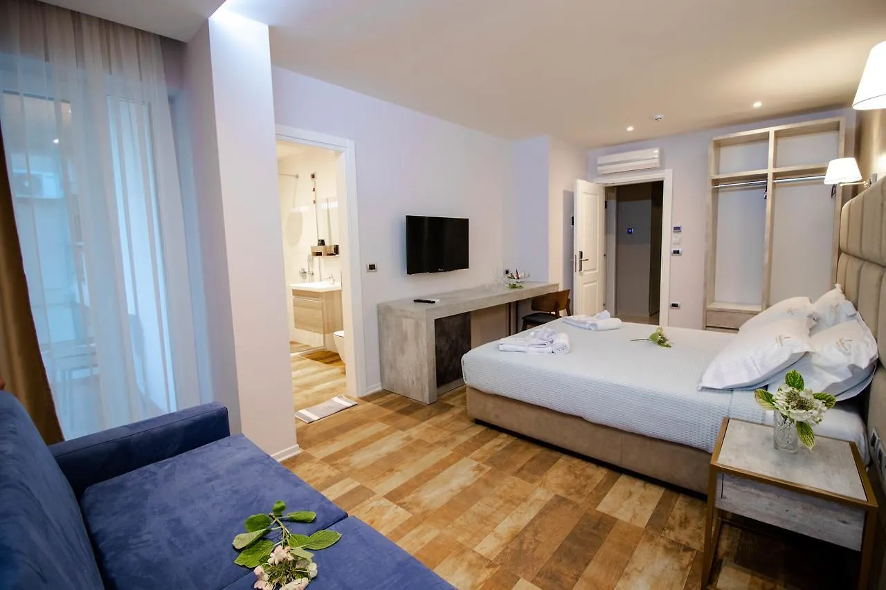 ****  Blue Marine Hotel Škalngur Arnavutluk
