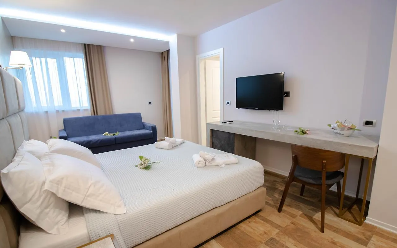 ****  Blue Marine Hotel Shkallnur Albania